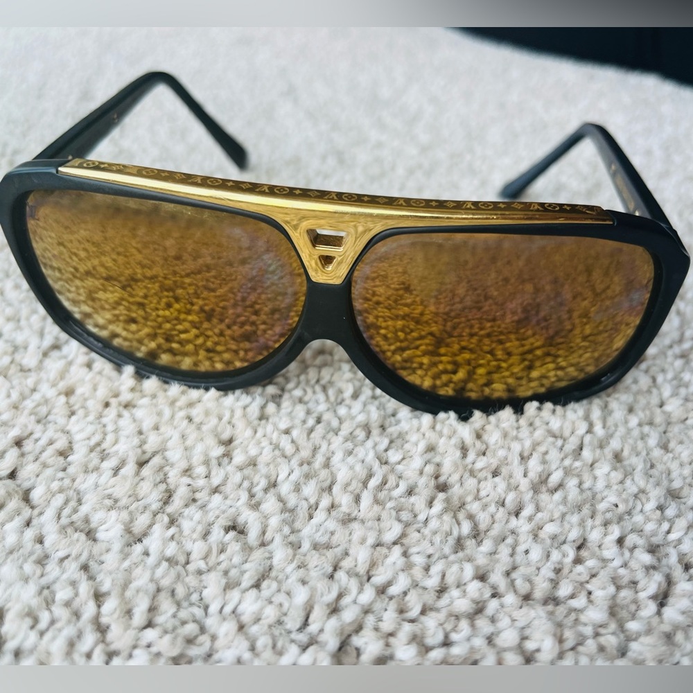 COPY - Louis Vuitton Sunglasses UNISEX